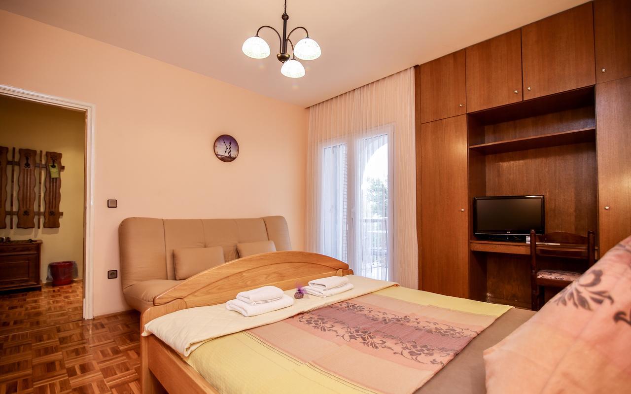 Pansion Adria Hotel Sveti Filip i Jakov Eksteriør billede