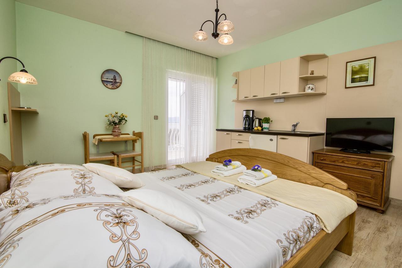 Pansion Adria Hotel Sveti Filip i Jakov Eksteriør billede